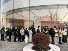 华为Mate 80系列开售火爆 全线降价引爆抢购潮