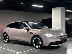 适合年轻家庭的纯电轿跑推荐，四款热门车型对比