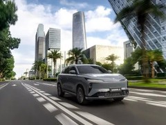 东风风神L8：通勤利器，续航无忧，驾乘新体验