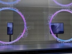 三星首款三折叠手机将发布 售价约17410元