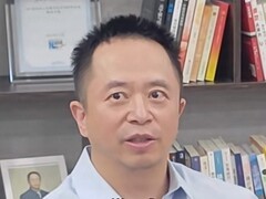 周鸿祎宣布暂缓AI眼镜项目，聚焦智能体核心技术研发