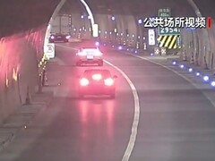 重庆高速隧道两司机醉驾沉睡智能系统自动停车被查