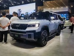 2025年10月中大型SUV销量榜：新能源强势领跑，问界M7、理想系列表现亮眼