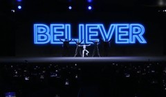 荣耀MWC化身“科技春晚”：荣耀首款人形机器人惊艳亮相