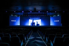 荣耀MWC2026：Magic V6轻薄续航再突破，Robot Phone携阿莱电影级影像登场