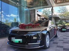 新能源婚车崛起：黄金周婚礼新潮流