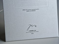 小米玄戒O3纪念品开箱：真芯片嵌入其中，小米18 Fold首发搭载