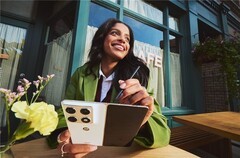 联想moto首款“大折叠”手机MWC正式发布