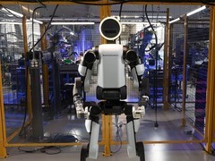 人形机器人加速落地：Atlas备战2026世界杯，现代计划2028年量产3万台