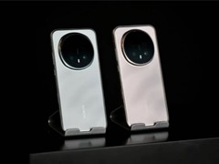 2025最好旗舰手机 荣耀Magic8 以AI重构高端体验