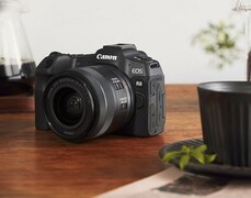 轻巧全能，触手可及：佳能R8如何成为入门全画幅的理想答案