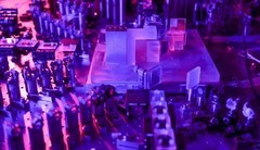 AI驱动量子计算风口已至！英伟达/微美全息抢占高地锁定量子生态席位！