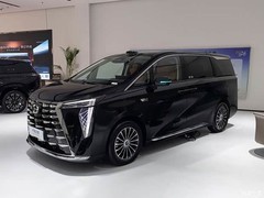 广汽传祺M8 PHEV L实车亮相：四驱/两驱三款配置，纯电续航超235km