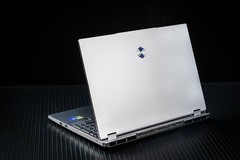 机械革命耀世16Ultra评测 主流性能做工精致 长江存储PC450亮点多