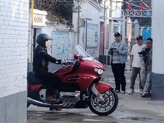 长城首款水平对置8缸摩托车震撼问世
