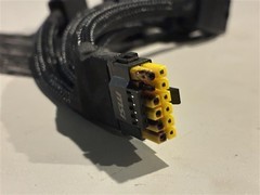 RTX 5090测试DLSS 5时16针供电接口熔毁，整板功耗峰值达613.5瓦超标