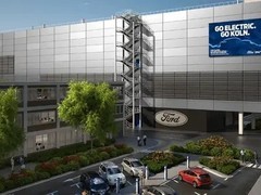 福特CEO驾驶小米SU7，反思中国电动车崛起