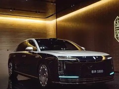 尊界S800上市半年订单近两万，智能化引领豪华车市场新风向