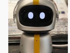 小米推出199元多功能桌面配件，支持手环8至10代