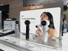 酷态科首款外骨骼机器人亮相德国柏林电子展