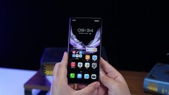 翼展三折眼界大开 华为Mate XT 2非凡大师快速上手