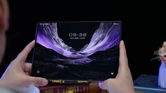 翼展三折眼界大开 华为Mate XT 2非凡大师快速上手