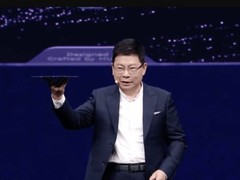 华为发布Mate XT 2三折叠旗舰，16GB+1TB顶配售价2.4999万元