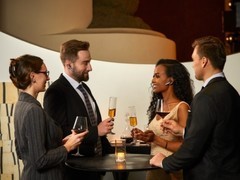 出海业务火爆，节后开工热潮里时空壶W4成外贸人跨语言沟通利器