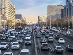 北京摇号十年：燃油车执念背后的自由与选择