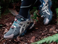 亚瑟士GEL-KAHANA8女跑鞋368元