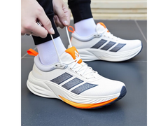 adidas男款跑步鞋259元