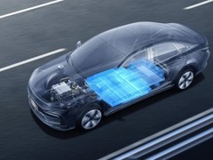 新能源汽车价格战加剧：低价背后的盈利困局与产业转型