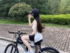 蕾丝半透夜战服因过于性感被拒