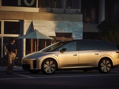 理想i9旗舰SUV发布：自研四大核心科技+三重Home空间模式