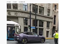 小鹏MONA首款SUV L03实车曝光，2026年内发布并进入量产准备