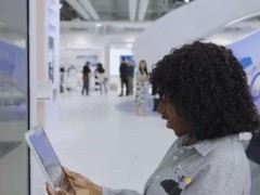 黑人女孩AI测肤首惊现黑眼圈，外滩大会热议