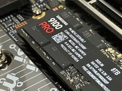 SSD高温主因非散热片不足，而是机箱风道不畅致冷空气无法抵达M.2插槽