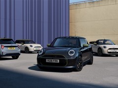 MINI×PAUL SMITH联名燃油车上市预售，经典英伦设计+诺丁汉绿专属配色