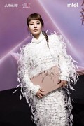 光耀新生｜华硕灵耀 x Intel首登北京时装周T台，大“秀”时尚精品美学