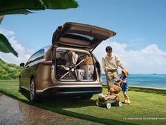 享界V8正式发布：7人10箱旗舰MPV，800V纯电/增程双动力