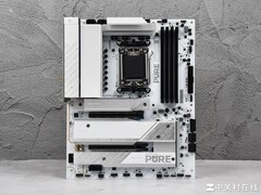 蓝宝石PURE 极地 X870A WIFI7主板评测 纯白配色 跑满X3D