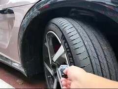 小米YU7前轮异响引热议，真相或为阿克曼角设计所致