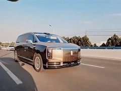 尊界V800无伪装路试曝光，百万级国产超大MPV量产在即