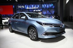 不充电家用车，看重油耗买哪一款？蓝鲸超擎混动轿车与丰田双擎轿车油耗综合实力全面对比