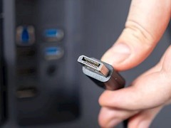 智能电视不配DisplayPort非技术限制，实为成本与生态考量