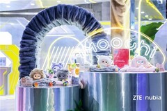 AI原生手机、AI宠物领衔,中兴通讯系列AI终端亮相AWE2026