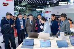 揽获CES2026多项大奖！ThinkPad Rollable卷轴屏AI PC首秀AWE2026