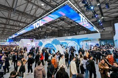 定义“屏宇宙”与AI应用创新，TCL亮相AWE2026