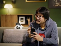 荣耀发布全球首款机器人手机Robot Phone，专攻专业影像与AI智能创作
