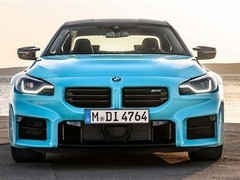 宝马2026款M2首发M xDrive四驱系统，480马力+碳纤内饰焕新